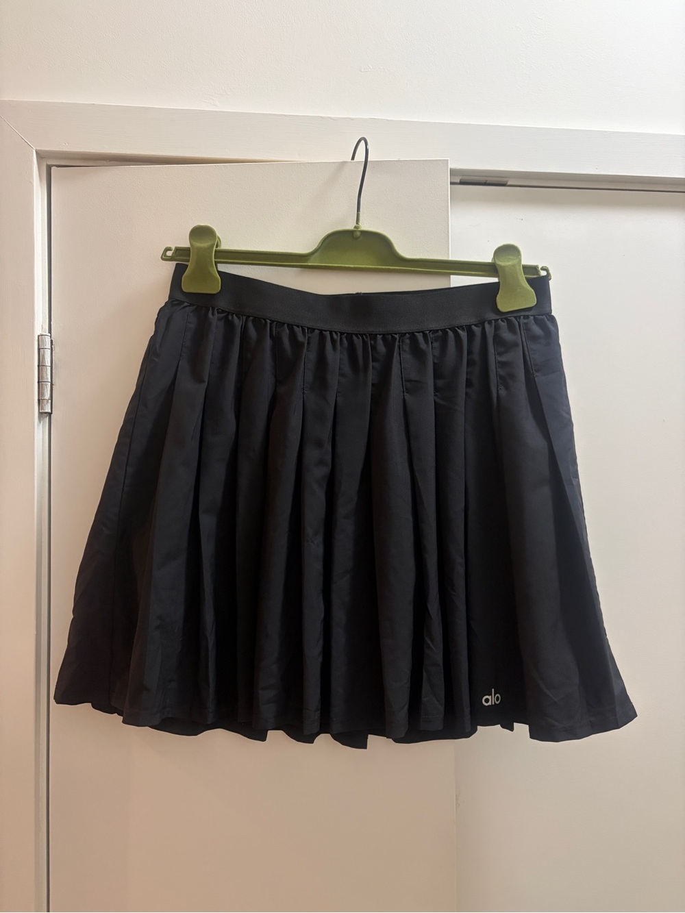 Alo Women's pleated tennis skirt